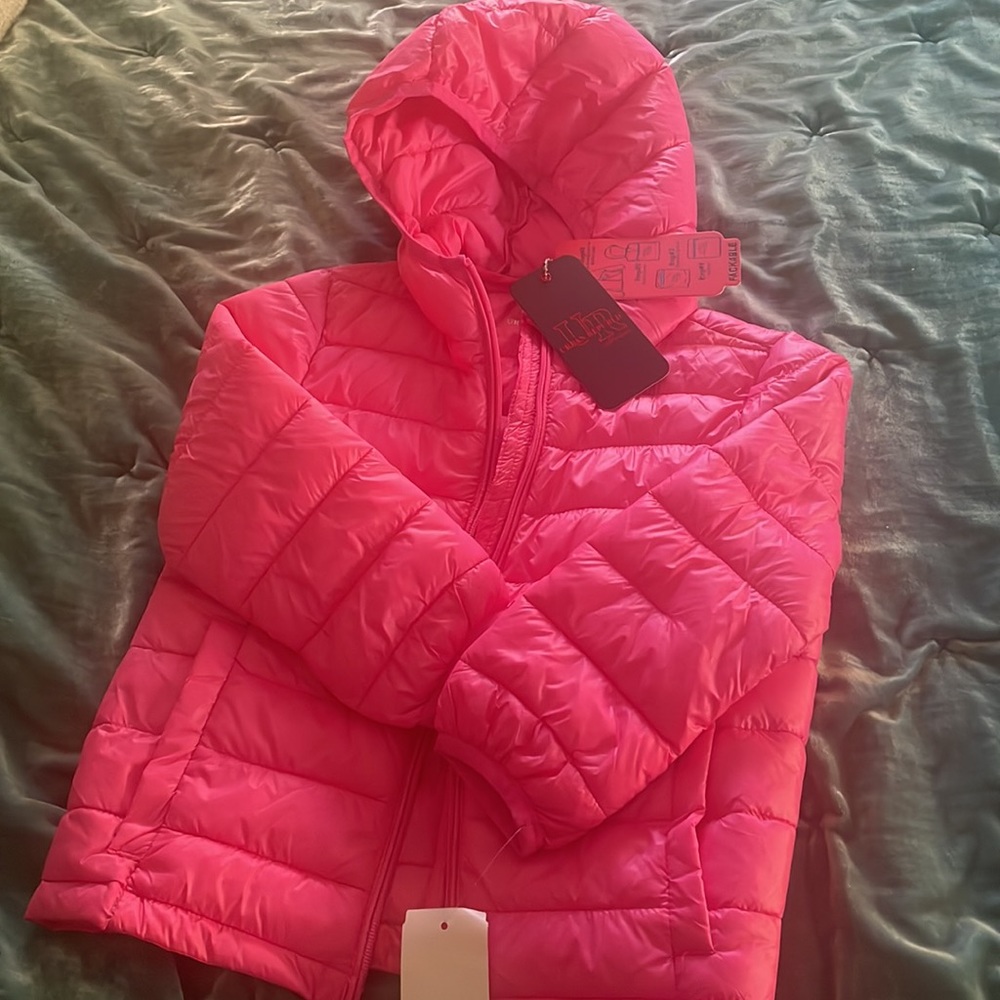 Beautiful pink jacket - Picture 2 of 4